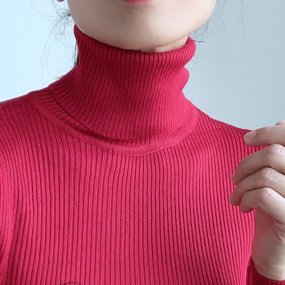 RED SLIM FIT RIBBED TURTLENECK TOP - Picture 11 of 14